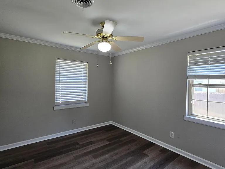 1805 Castleton Ct — Photo 3