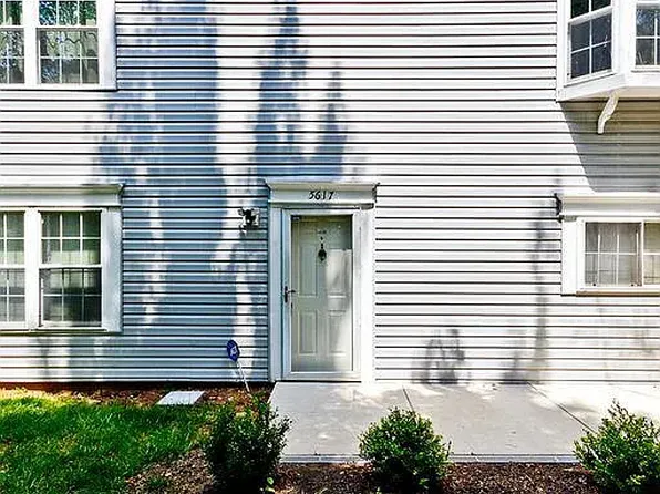 5617 Larson Ct #12, Capitol Heights, MD 20743