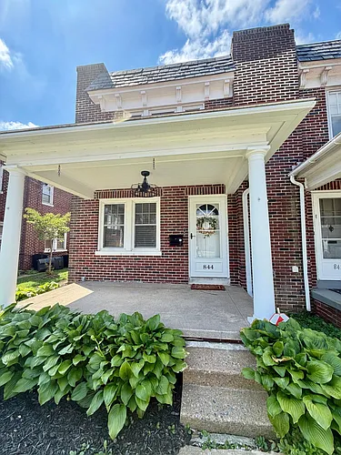 844 E Madison St Photo 1