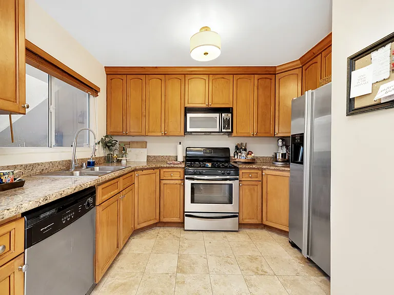 14934 Dickens St #9 — Photo 18