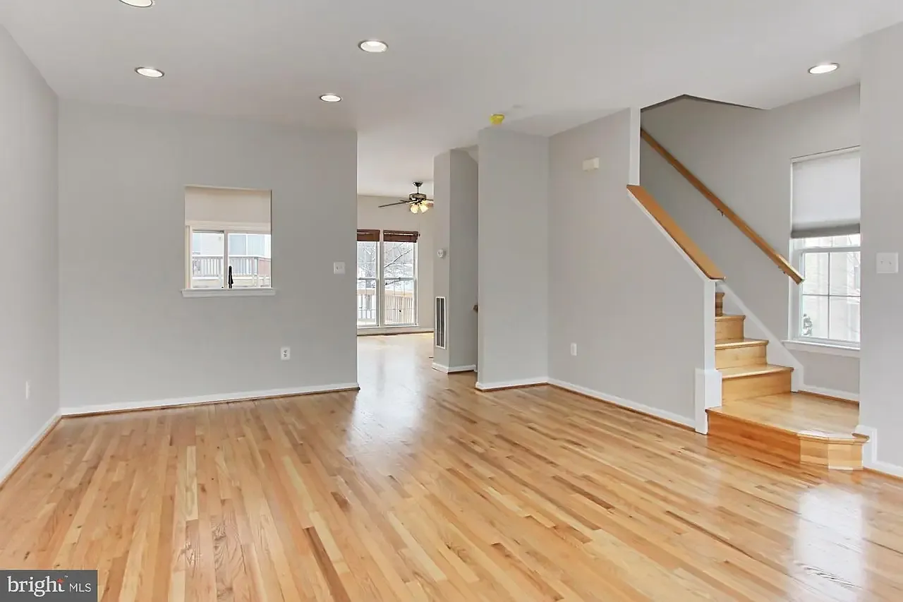 3 bed, 1826 sqft, $3,150 — Photo 4
