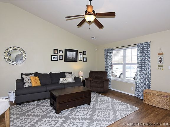 3rd image of 8655 S 261st East Ave