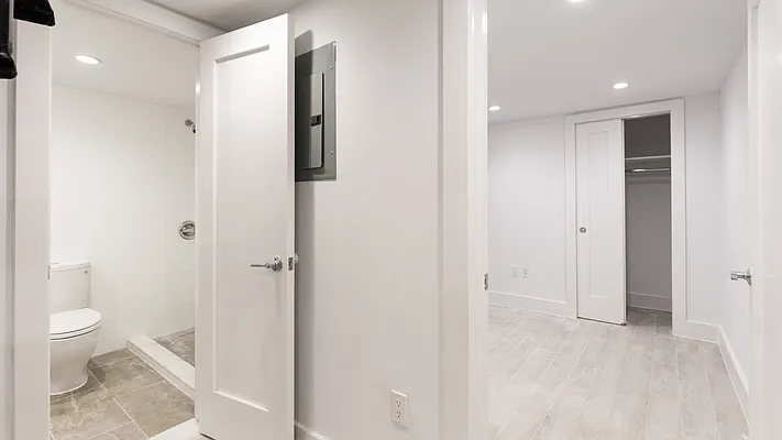Rented by Nooklyn NYC LLC | media 12