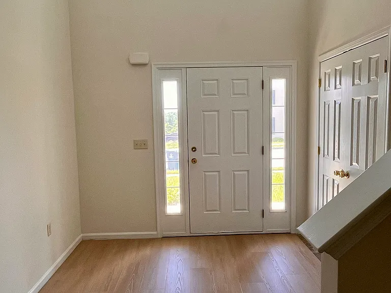 535 Marion Rd — Photo 3