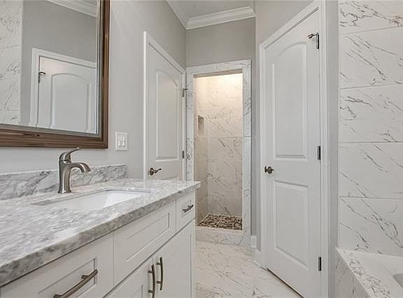 5th image of 1704-06 S Dupre St