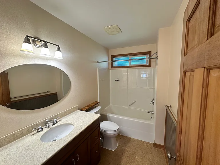 1420 E Victor St — Photo 13