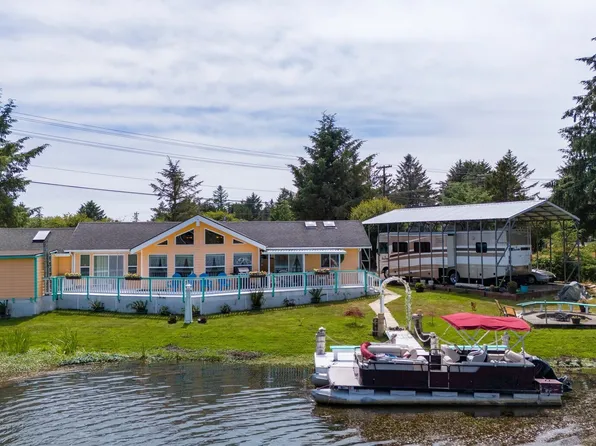 118 Ocean Lake Way NE, Ocean Shores, WA 98569