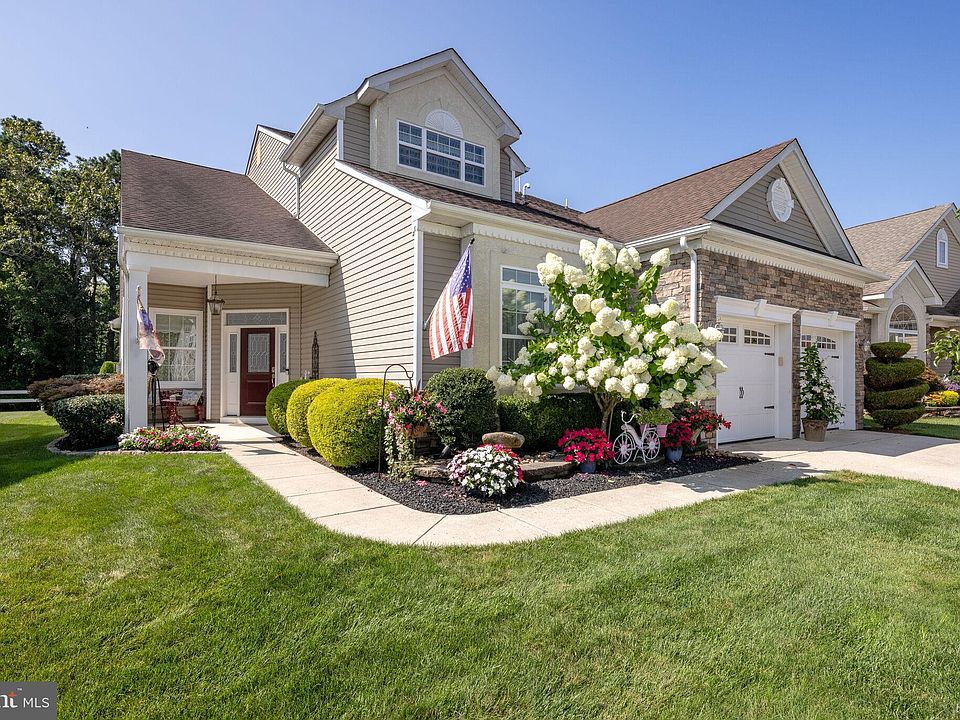 1st image of 75 Bayville Way