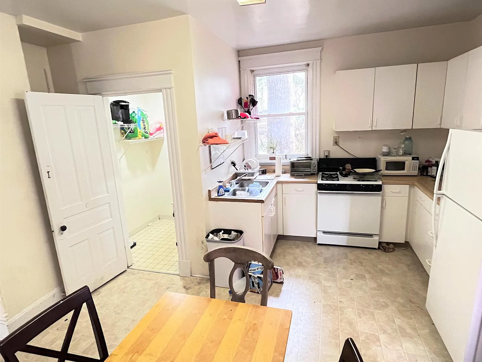 2374 Victor St — Photo 4
