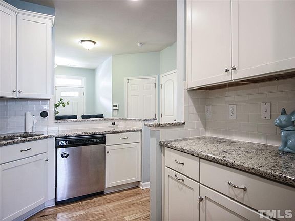 5th image of 7230 Ladbrooke St