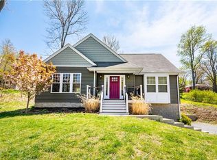 112 Valley Dr, Beaver, PA