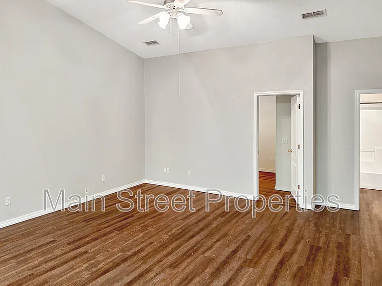 217 Cohasset Ct — Photo 3
