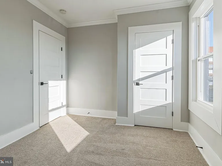 1243 E Lanvale St — Photo 22