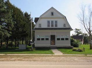 112 Culver Rd NE, Hopkinton, IA 52237