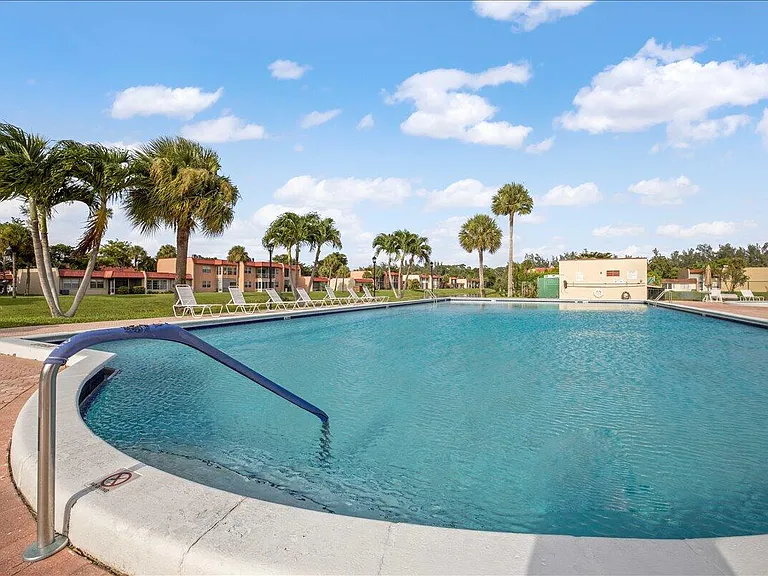 190 Lake Evelyn Dr #190 — Photo 26