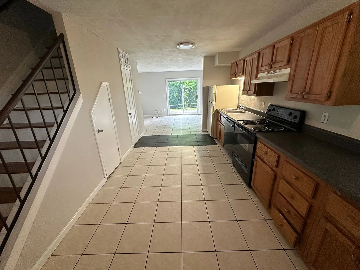 511 Plaza Place — Photo 3