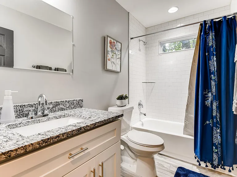 1089 McDaniel St SW — Photo 14