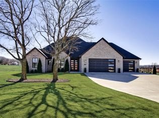 10715 N Garland McKee Rd, Prairie Grove, AR 72753