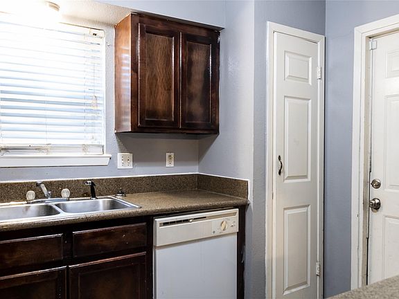 5th image of 8215 Lone Bridge Ln