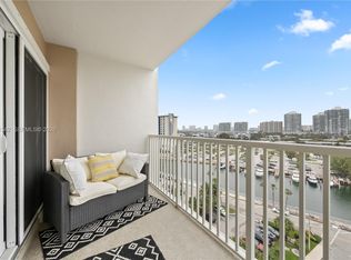 300 Bayview Dr APT 903, Sunny Isles Beach, FL 33160