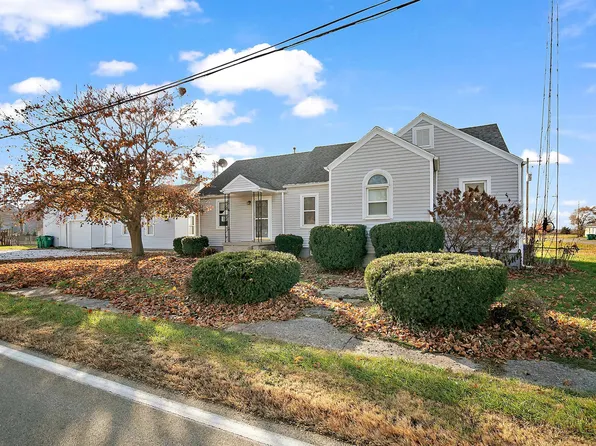 509 N Raub Ave, Donovan, IL 60931