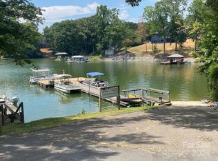 203 Spring Shore Rd, Statesville, NC 28677