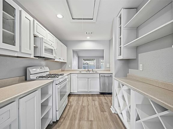 5th image of 6491 Alisa Ln