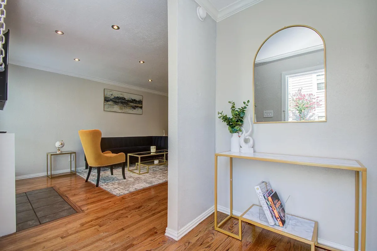 Building Photo - 5807 Beverly Hill St #16