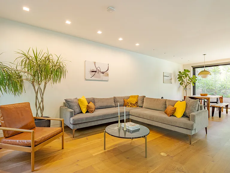 32 Frost St #THM — Photo 7