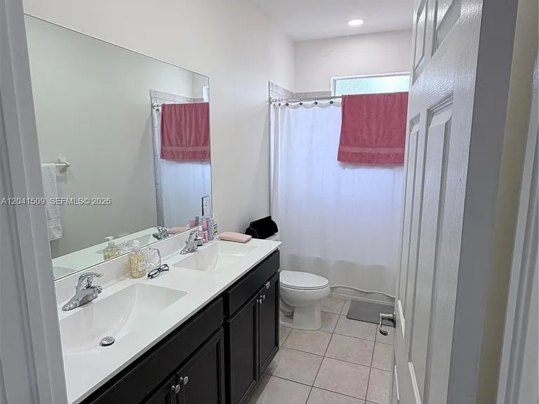 268 SE 31st Ave — Photo 36