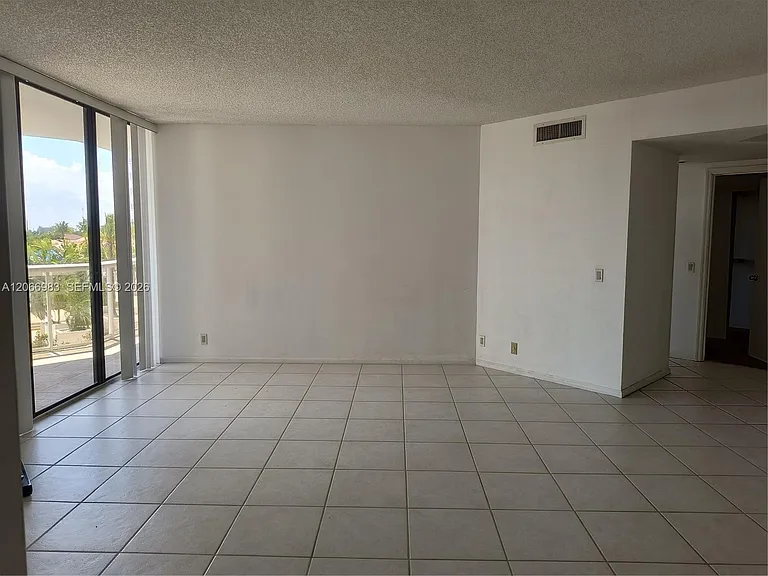 3610 Yacht Club Dr #514 — Photo 33