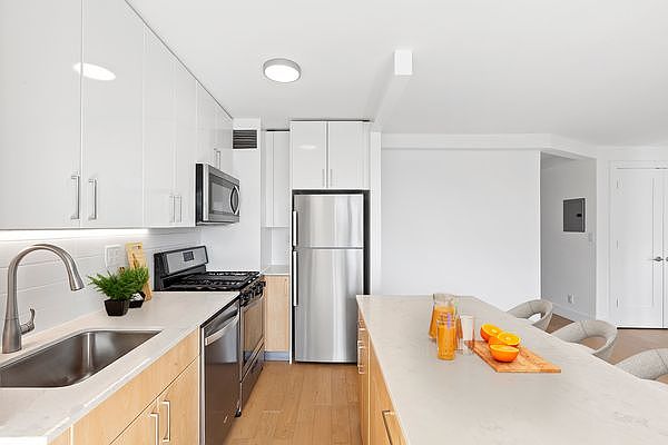 2nd image of 620 Lenox Ave #14A