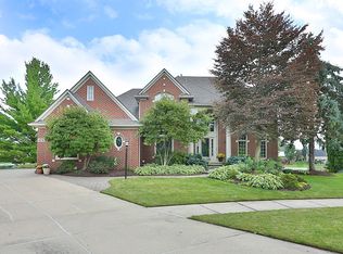 6558 Westlake Ct, Troy, MI 48085