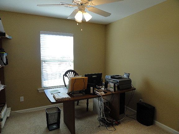 4th image of 928 Watermark Dr