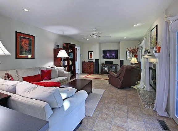 3rd image of 10128 Coveridge Dr