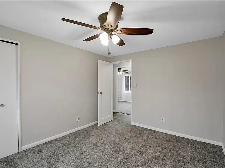 810 Centennial Dr — Photo 15