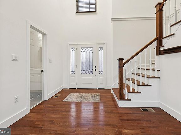 3rd image of 6057 Brook Dr