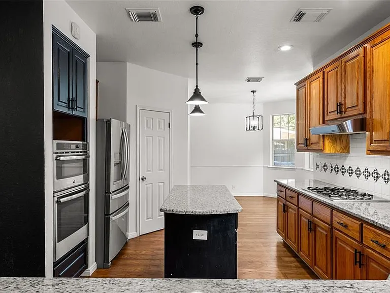3901 Caney Creek Rd — Photo 1