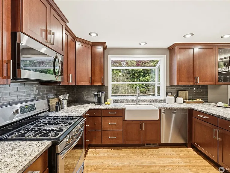 27032 NE Dorothy St — Photo 7