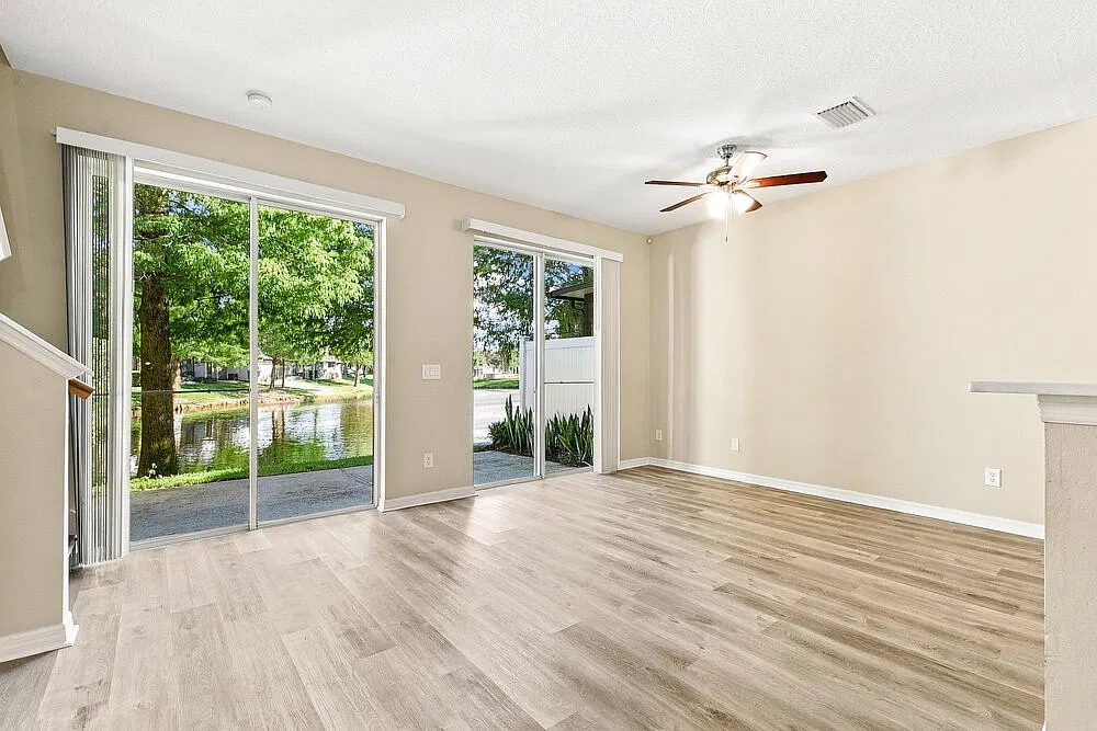 2 bed, 2.5 bath, 1466 sqft, $1,885 — Photo 4