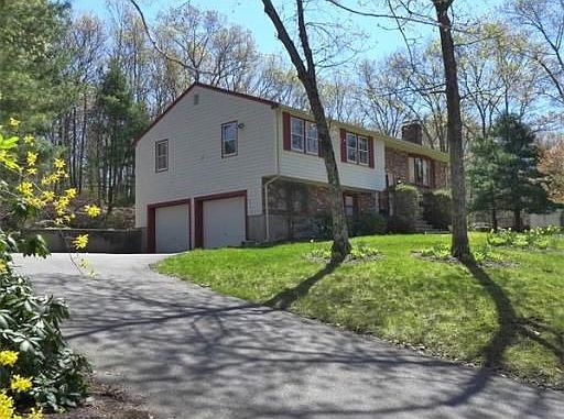 2nd image of 442 Massapoag Ave