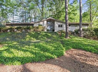 1096 Oxford Cres, Atlanta, GA 30319
