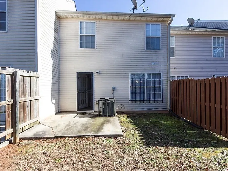 126 Blake Ave — Photo 15