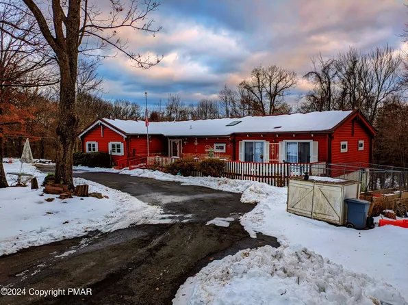 2117 Sweetfern Ln, Cresco, PA 18326