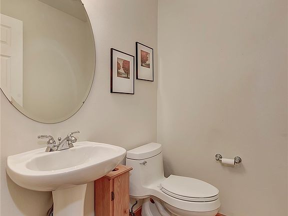 4th image of 20125 NE Pond View Ln