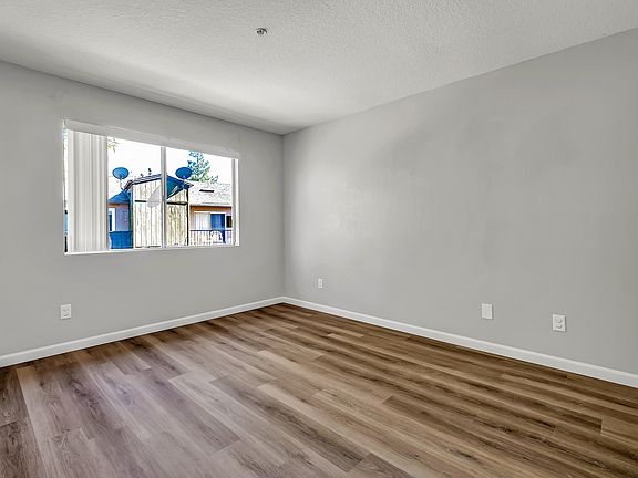 3rd image of 2604 Avenida Del Vis APT 203