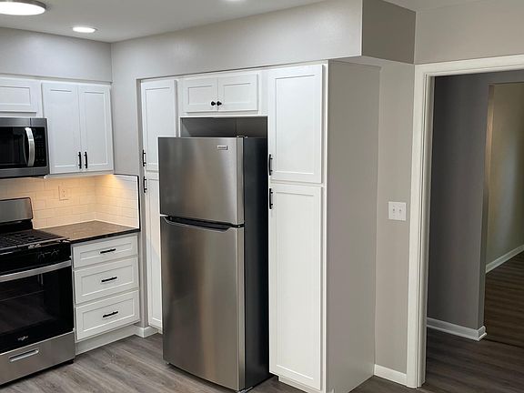 2nd image of 1697 Liberty Dr #1697