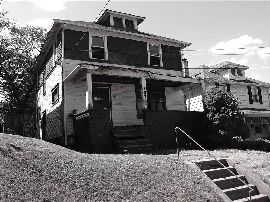 808 Wood St photo 1