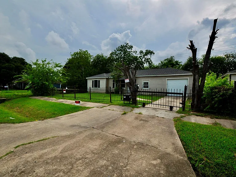 7622 Darnay Dr — Photo 18