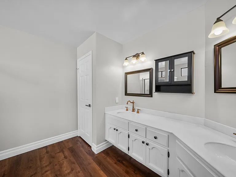 561 Walter Ave — Photo 19